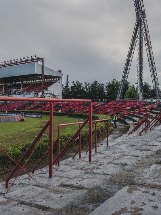 József Bozsik stadion i Kispest kan trygt sies å ha sett bedre dager.