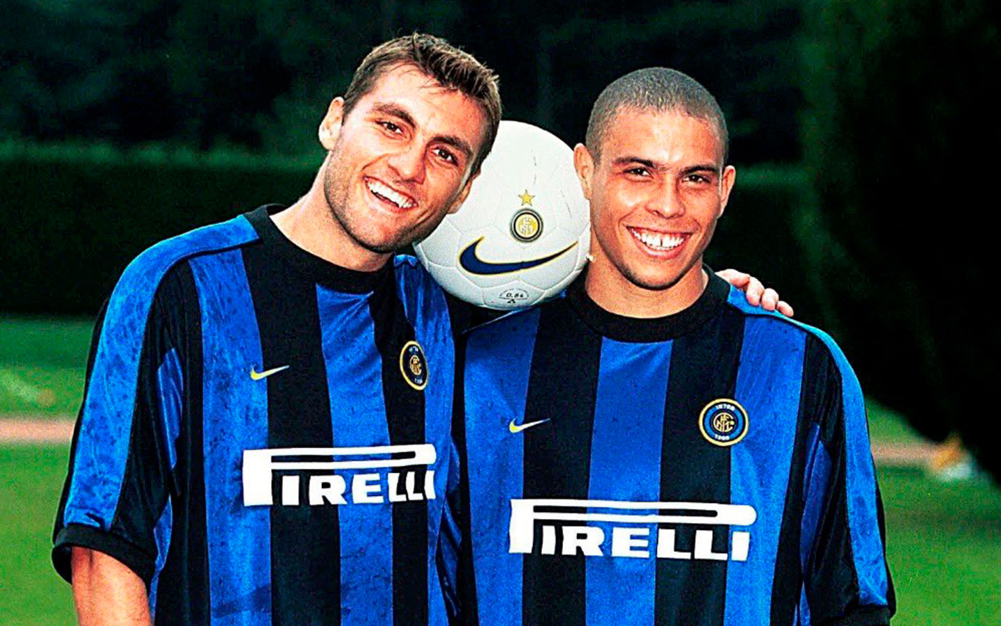 Christian Vieri og Ronaldo i Inter-drakt.